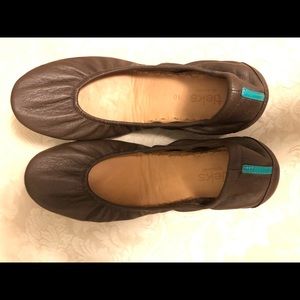 Tieks Flats in Chocolate Brown, Size 10